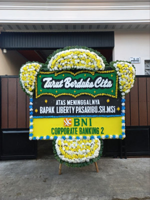 Papan Bunga Duka di Rimbo Tengah