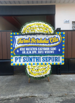 Papan Bunga Duka di Rimbo Tengah